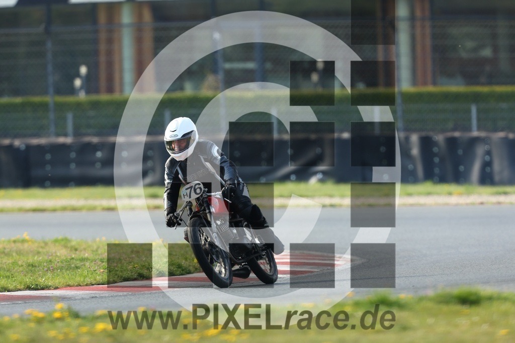0h76-20260418_00489 | Schöne Erinnerungen an spannende Momente - das festzuhalten ist unser Job. PIXELrace.de ist seit 2003 auf den Rennstrecken Europas unterwegs um die Action draußen beim Fahren und die wunderbare Stimmung imm Fahrerlager für euch einzufangen.