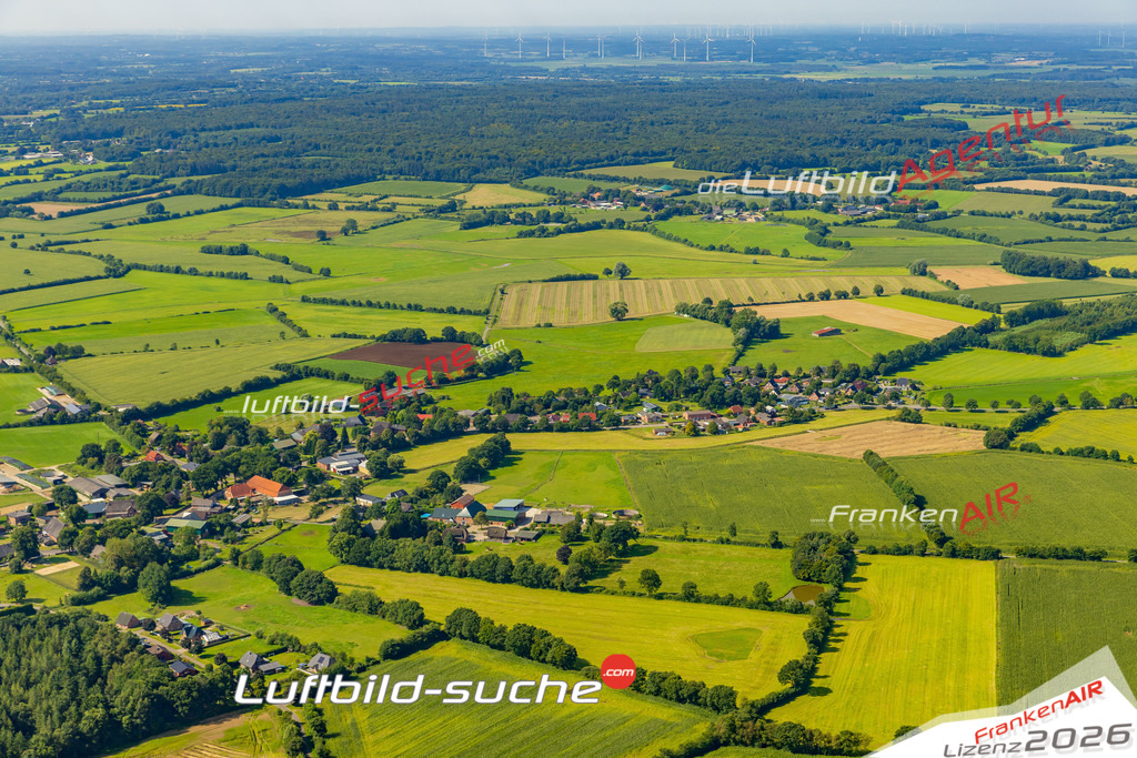 Luftbild der Stadt Stafstedt - Die Luftaufnahme wurde 2025 vom UL-Flugzeug heraus erstellt ( keine Drohne ) - Hochauflösende Luftaufnahme - für professionelle Ausdrucke geeignet. Die Geschenkidee !Hier alle&nbsp;Infos zur Lizenzierung der LuftaufnahmeWir fliegen auch dieses Jahr wieder in Ihre Region um Luftbilder zu erstellen.- Luftbild anfragen