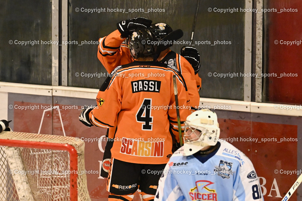 USC Velden vs. ESC Steindorf 9.1.2023 | Jubel USC Velden Mannschaft, #4 RassI Benjamin