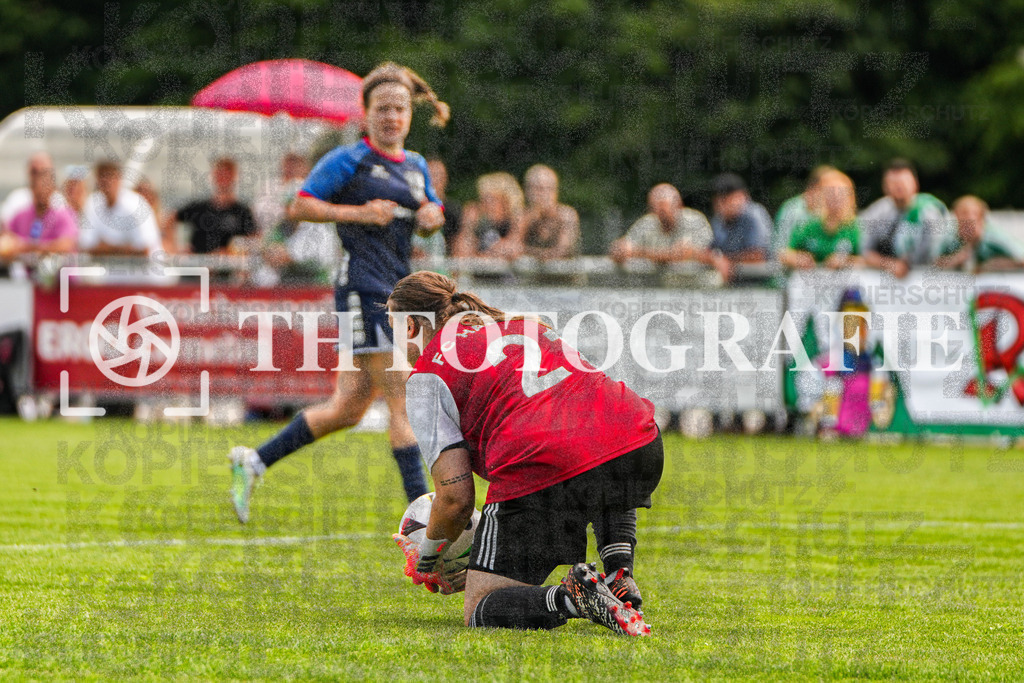 GER, FC Hauingen - SV Waldhaus, Frauen-Fussball, Rothaus Bezirkpokal, Finale, Saison 2024/2025, 29.05.2025 | GER, FC Hauingen - SV Waldhaus, Frauen-Fussball, Rothaus Bezirkpokal, Finale, Saison 2024/2025, 29.05.2025Foto: TH Fotografie/Alessio Bosco