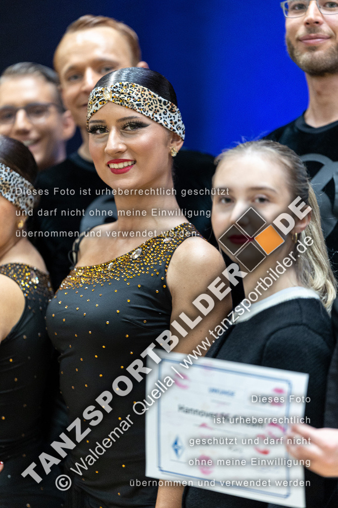 20240113-02282 | Hier finden Sie Tanz Bilder vom Latein und Standard Formationen tanzen. Sportbilder vom Tanzsport. Schöne Fotos und von Weltmeisterschaft, Europameisterschaft, Bundesliga, Regionalliga, Oberliga und Landesliga sowie von GOC Stuttgart, DanceComp, WM Bremen