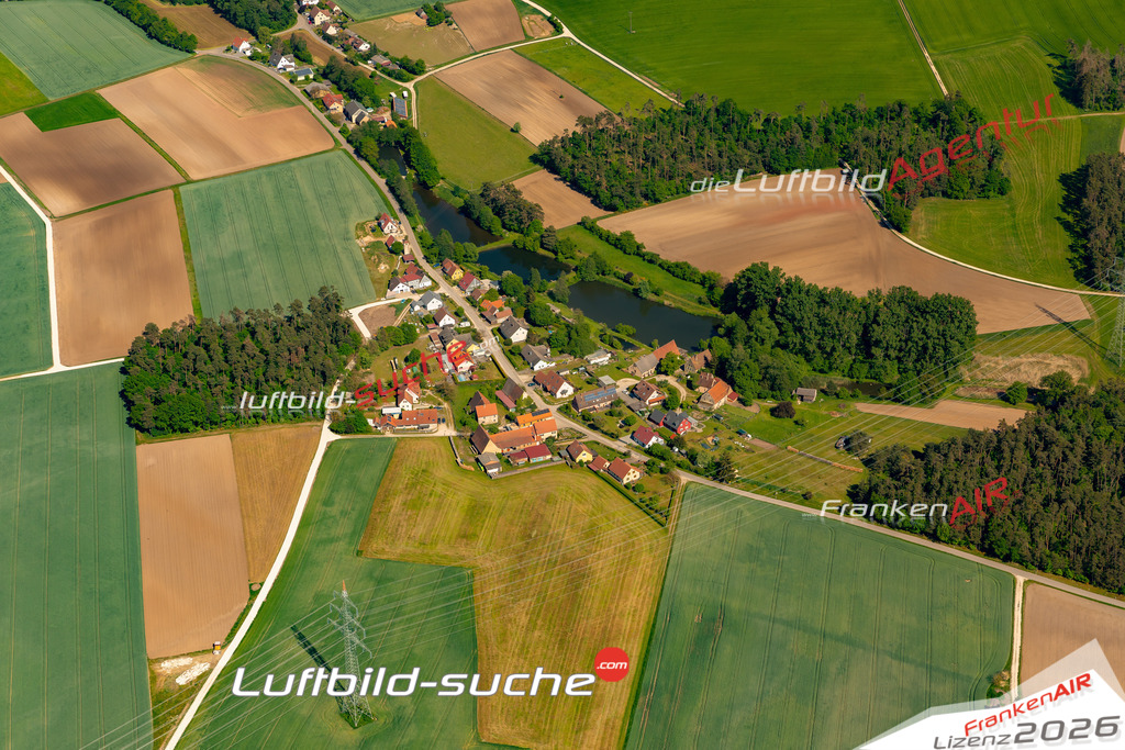 Das Luftbild zeigt : Weihermühle Abenberg - Die Luftaufnahme wurde 2024 vom UL-Flugzeug aus erstellt ( keine Drohne ) - Hochauflösende Luftaufnahme - Für grossformatige Ausdrucke geeignet. Die Geschenkidee !Mit Lizenz und Bildrechte bestellbar