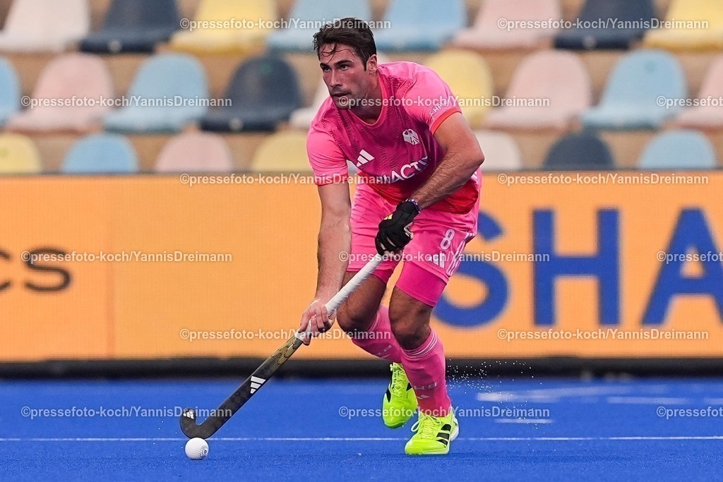 xydrx08082502061 | 08.08.2025, xydrx, Herren EuroHockey Championship 2025, Gruppenphase, Gruppe B, Deutschland - Frankreich, Sparkassenpark Mönchengladbach: Benedikt Schwarzhaupt (Deutsche Feldhockey Nationalmannschaft #8)