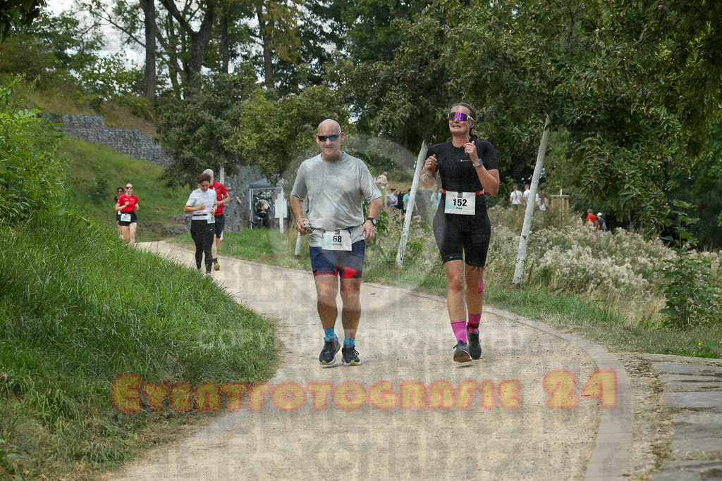 250824_1300_EX1_1146 | Sportfotografie im Rhein-Sieg Kreis, Köln, Bonn, NRW, Rheinland Pfalz, Hessen, etc. Unser Tätigkeitsfeld umfasst den Laufsport vom Volkslauf über den Marathon, Duathlon, Triathon bis zum Ultralauf wie Kölnpfad Ultra oder Schindertrail.
