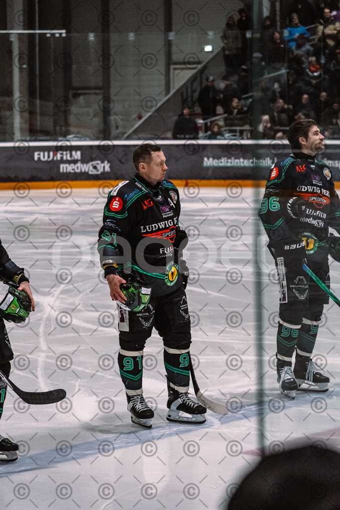 Alligators_vs_Passau_26_12_2025-008 | Höchstadt Alligators Fotogalerie: Eishockey-Action aus Franken. Professionelle Spielfotos, Portraits & Stadionbilder zum Download. Jetzt entdecken! - Realisiert mit Pictrs.com