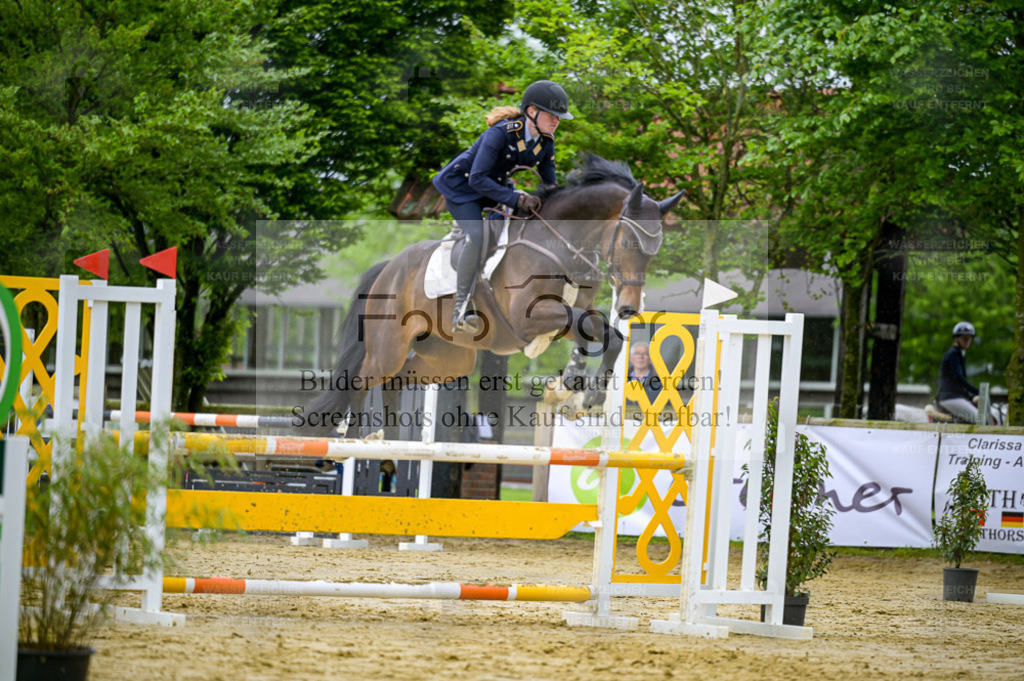 Reitturnier Lienen | Entdecke hochwertige Reitturnierfotos von Foto Oger. Professionell, emotional und authentisch – jetzt Lieblingsmomente im Shop bestellen. - Realisiert mit Pictrs.com