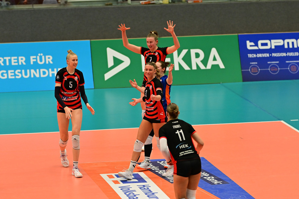 Volleyball I Frauen I Saison 2025-2026 I Bundesliga I Hauptrunde I ETV Hamburger Volksbank Volleys - Skurios Volleys Borken | Der Sportfotograf. - Realisiert mit Pictrs.com