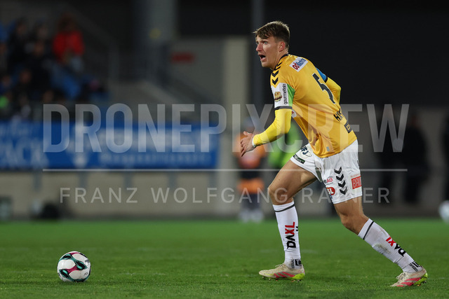 TSV Egger Glas Hartberg vs SV Oberbank Ried – Austrian Bundesliga Match | The image shows Nikki Havenaar (Ried), at the Bundesliga match TSV Hartberg vs SV Ried at Profertil Arena Hartberg. 22.11.2025
