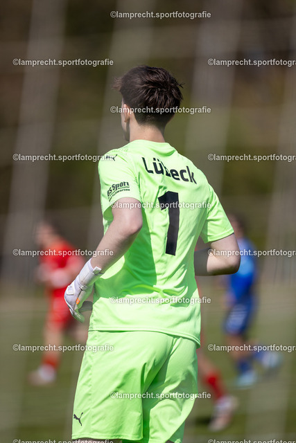Fußball I Junioren I Saison 2025-2026 I DFB-Nachwuchsliga I 8. Spieltag I JFV Lübeck - 1. FC Magdeburg 110 | Louis Heinrich Siefert (1, JFV Lübeck) - Realisiert mit Pictrs.com