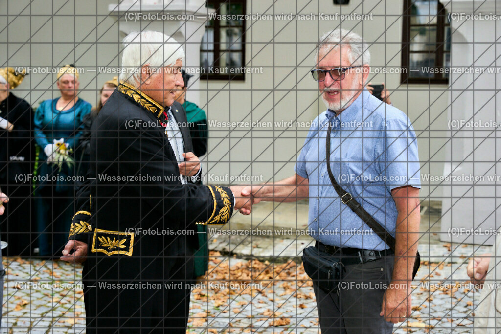 ALP3338_Jeanne de Ferrette_Hildebrand-Walgenwitz | (C)FotoLois.com, Alois Spandl, 700stes Hochzeitsjubiläum - Albrecht II. mit Johanna von Pfirt in Thann (FR) im März 2024. Empfang des Organistionskommitees aus der Region Ferrette (Pfirt)/Thann aus dem Elsass mit Empfang durch die Stadtgemeinde und Bezirkshauptmannschaft Scheibbs im Schloss Scheibbs und anschließender Kranzniederlegung in der Kartausenkirche über der Krypta des Gründerehepaares durch Mitglieder des Templer Ordens im Beisein von Mitgliedern der Goldhaubengruppen, Fr 22. September 2023.