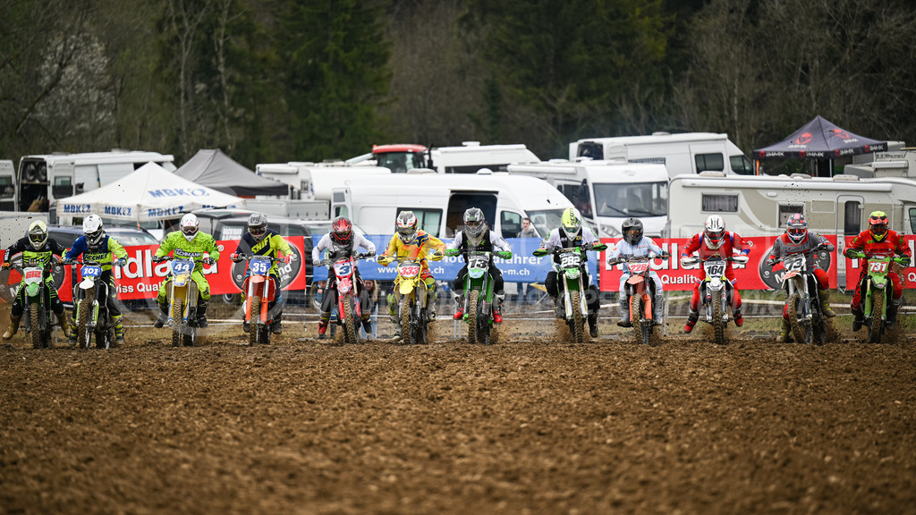 Motocross Schlatt bei Winterthur - 30. April 2023 | Start in der Kategorie Senioren am Motocross Schlatt bei Winterthur, 30. April 2023. 
Instagram: @mx_schlatt | @mc_wila | @sam_schweiz
Bild: Sportfotografie Markus Aeschimann | www.markus-aeschimann.ch - Realisiert mit Pictrs.com