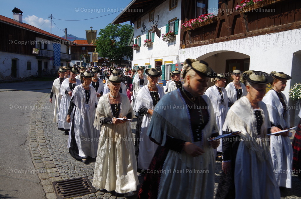 IMGP3510 | fotografiert von Axel PollmannLeonhardi Wallfahrt Benediktbeuern und Murnau, Fronleichnam, Fasching, Landschaft im Loisachtal und Benediktbeuern  - Realisiert mit Pictrs.com