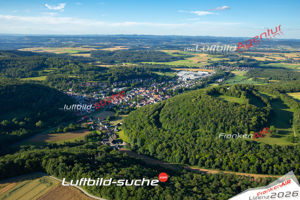 Das Luftbild zeigt :  Kasendorf - Die Luftaufnahme wurde 2024 vom UL-Flugzeug aus erstellt ( keine Drohne ) - Hochauflösende Luftaufnahme - Für grossformatige Ausdrucke geeignet. Die Geschenkidee !Mit Lizenz und Bildrechte bestellbar