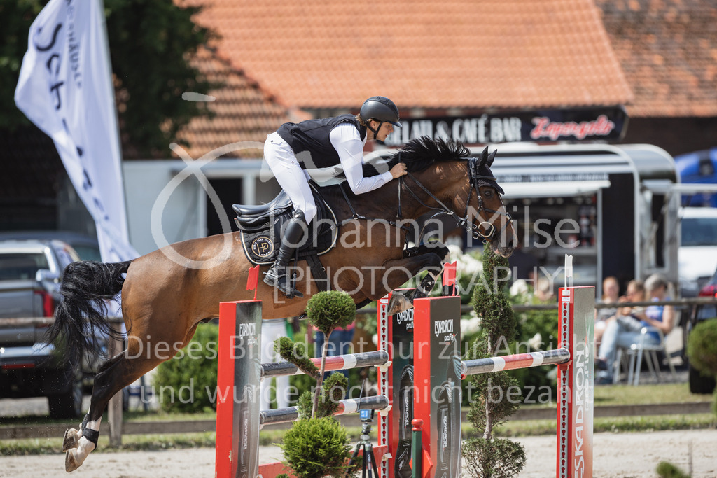 230624_PfSpTa_M2-Spr-912 | Deine schönsten Turniermomente als professionelle Fotos! Entdecke hochwertige Pferdesport-Fotografie im Online-Shop. Jetzt Fotos finden & bestellen!