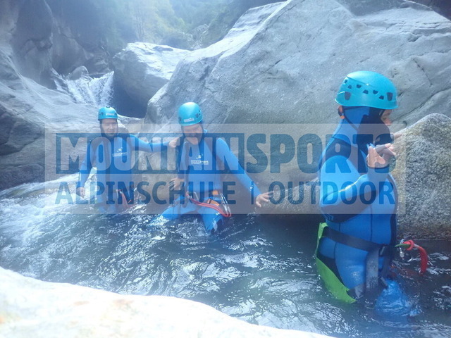 P2010045 | Bestelle die Bilder deines Berg- oder Wasser-Abenteuers mit Mountain Sports bequem von zu Hause aus direkt über unseren Online Fotoshop von pictrs.com. - Realisiert mit Pictrs.com
