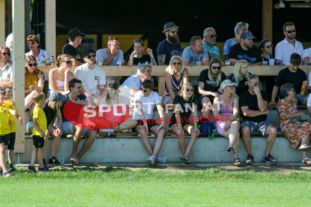SV Oberglan Damen - Austria Klagenfurt |  ; SV Oberglan Damen - Austria Klagenfurt am 06.06.2022 in Oberglan
(Sportplatz), AUSTRIA, (Photo by Ernst Krawagner sport-fan.at) - Realisiert mit Pictrs.com