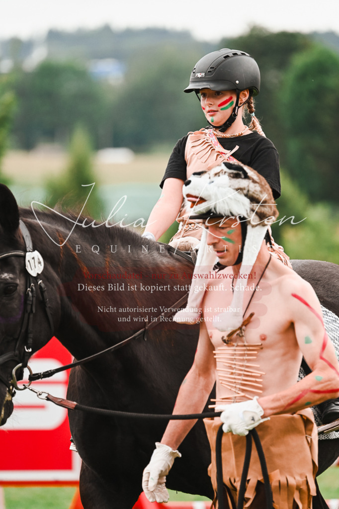 DSC_7521 | Pferde- und Turnierfotografie in Westsachsen. Pferdeportraits, Auftragszeichnungen und intuitive Kunst.