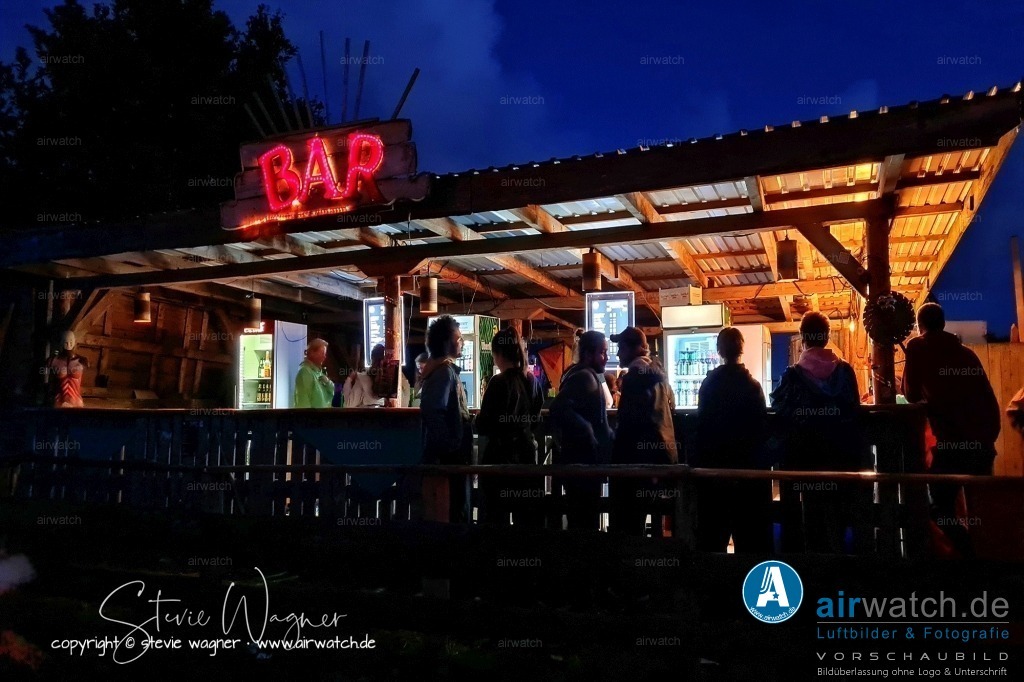 Bachblyten® Festival 2023 | Entdecken Sie atemberaubende Luftbilder und Fotografien auf airwatch.de - Tauchen Sie ein in eine Welt voller faszinierender Aufnahmen aus der Vogelperspektive.