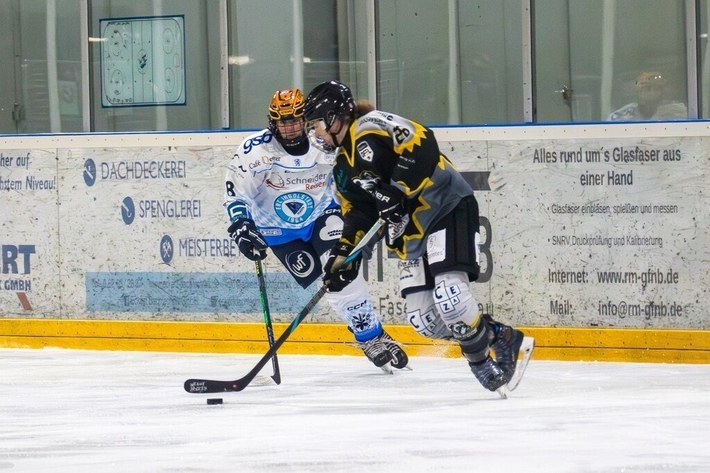 07.12.2024: Deutsche Frauen Eishockey Liga, Saison 2024/25: Mad Dogs Mannheim gegen ERC Ingolstadt | 07.12.2024: Deutsche Frauen Eishockey Liga, Saison 2024/25: Mad Dogs Mannheim gegen ERC Ingolstadt - Realisiert mit Pictrs.com