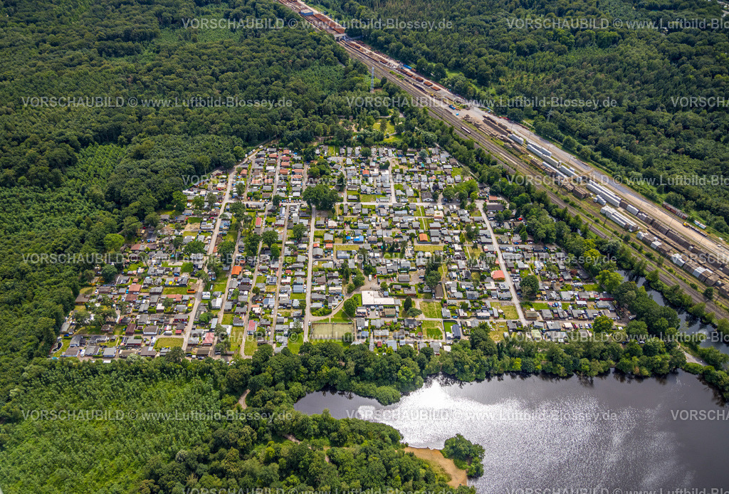 Duisburg240703429-Sued | Luftbild, Duisburg-Süd, Campingplatz Freizeitdomizil Entenfangsee im Waldgebiet, Saarn - Süd, Mülheim an der Ruhr, Ruhrgebiet, Nordrhein-Westfalen, Deutschland