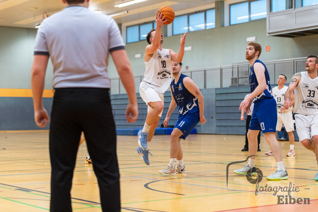 Wattworms Edewecht-Lions Ofenerdiek | Wattworms Edewecht (weiß)-Lions Ofenerdiek (blau) am 22.02.2026 in Edewecht (Heinz-zur-Jührden-Halle); Photo: Philip Eiben 2025 - Realisiert mit Pictrs.com