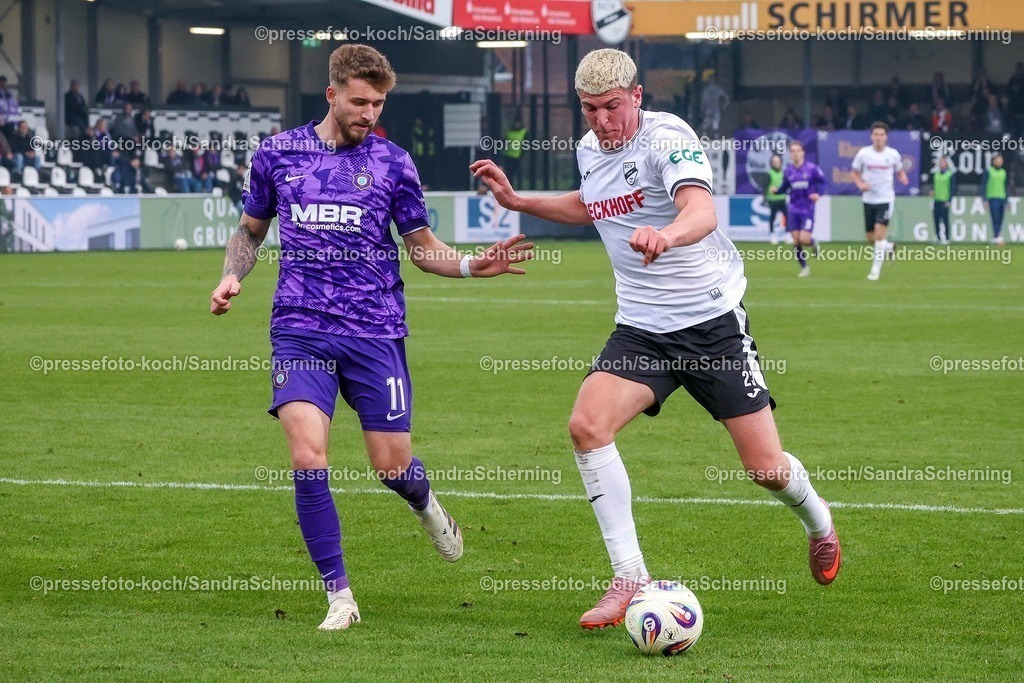 xSSCx08112501127 | 08.11.2025, xsscx, Fuﬂball 3. Liga, SC Verl - FC Erzgebirge Aue, 14. Spieltag, Sportclub Arena, Saison 2025 2026: Eric Uhlmann (Erzgebirge Aue #11) im Zweikampf gegen Alessio Besio (SC Verl #23) DFB regulations prohibit any use of photographs as image sequences and or quasi-video.