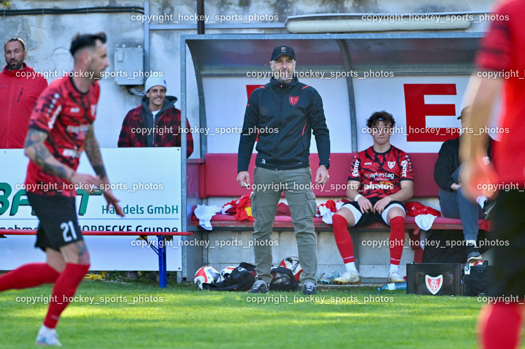 ATUS Ferlach vs. Union Matrei  | Headcoach ATUS Ferlach Darko Djukic, #79 Tobias Gerhard Stingl ATUS Ferlach, ATUS Ferlach vs. Union Matrei , ATUS Ferlach vs. Union Matrei  am 11.04.2026 in Rothenthurn (Sportplatz Rothenthurn), Austria, (Photo by Bernd Stefan)
