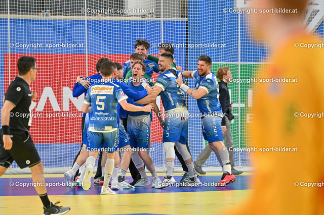 AUT, HLA, HC Linz AG vs Fivers WAT Margareten | 21.05.2024, Sporthauptschule Linz-Kleinmuenchen, AUT, HLA, HC Linz AG vs Fivers WAT Margareten, im Bild Jubel Spieler HC Linz AG (Linz)


// HLA, Handball Liga Austria Match between HC Linz AG vs Fivers WAT Margareten in Linz, Austria on 2024/05/21