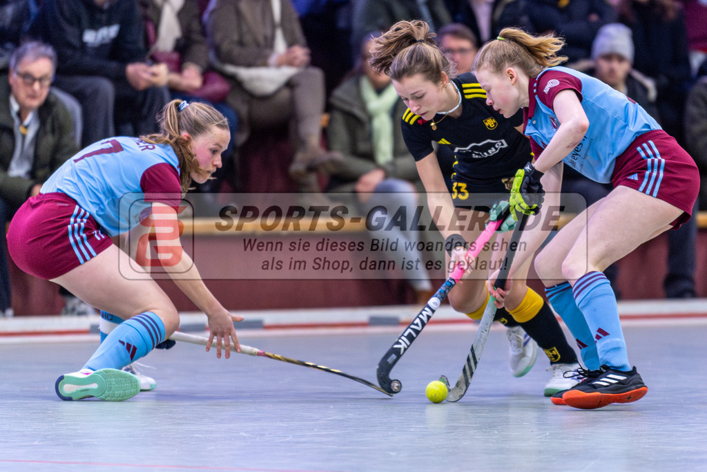 SM_2025-01-12_wD5_-89 | 1.Bundesliga Hallenhockey  (W) UHC - HTHC / 2:3 (2:1)