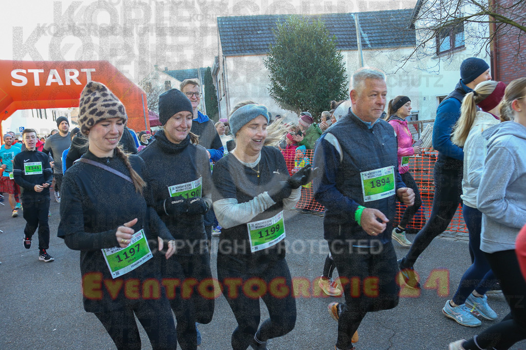 241201_1026_EX1_8172 | Sportfotografie im Rhein-Sieg Kreis, Köln, Bonn, NRW, Rheinland Pfalz, Hessen, etc. Unser Tätigkeitsfeld umfasst den Laufsport vom Volkslauf über den Marathon, Duathlon, Triathon bis zum Ultralauf wie Kölnpfad Ultra oder Schindertrail.
