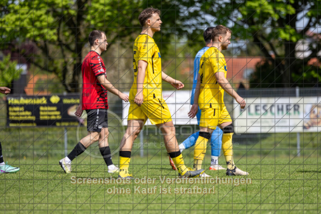 20250427_145849_0003 | #,TSV Bad Boll (rot) vs. SV Waldhausen (gelb), Fussball, Landesliga 2 - wfv, 24. Spieltag, Saison 2024/2025, Rasenplatz, Erlengarten 37, 73087 Bad Boll, 27.04.2025 - 15:00 Uhr,Foto: PhotoPeet-Sportfotografie/Peter Harich
