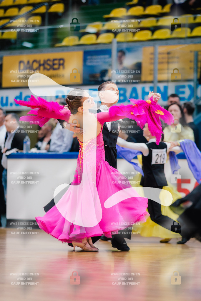 Hessen Tanzt WDSF Open Junior II Standard 10th (210) Tim Gordon _ Luisa Huber (Schwarz-Weiß-Club Pforzheim)-2025-05-17-7399 | Webshop for digital downloads and prints of dance sport, event & show photographer Julian Link - Realisiert mit Pictrs.com