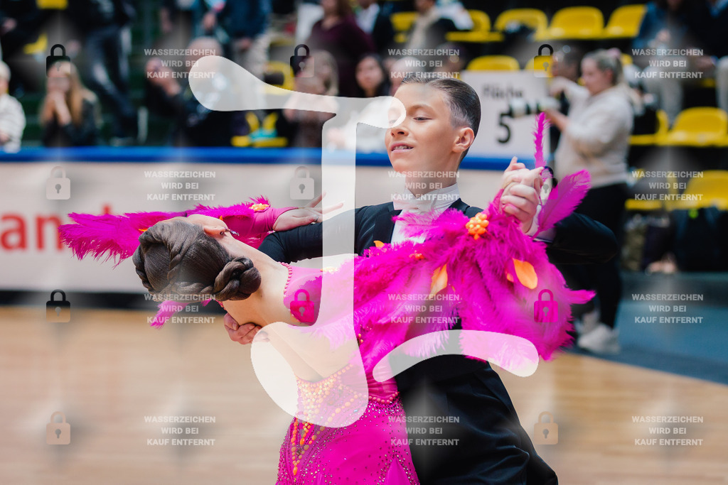 Hessen Tanzt WDSF Open Junior II Standard 10th (210) Tim Gordon _ Luisa Huber (Schwarz-Weiß-Club Pforzheim)-2025-05-17-7476 | Webshop for digital downloads and prints of dance sport, event & show photographer Julian Link - Realisiert mit Pictrs.com