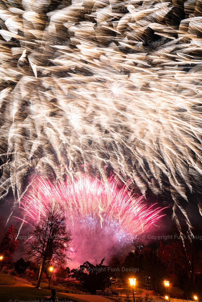Silvester-Feuerwerk neben dem Casino Baden, Österreich | Casino Baden