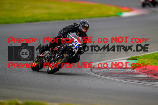 MaZZes_FotoMatrix_240724_6007705_7616 | BLAU