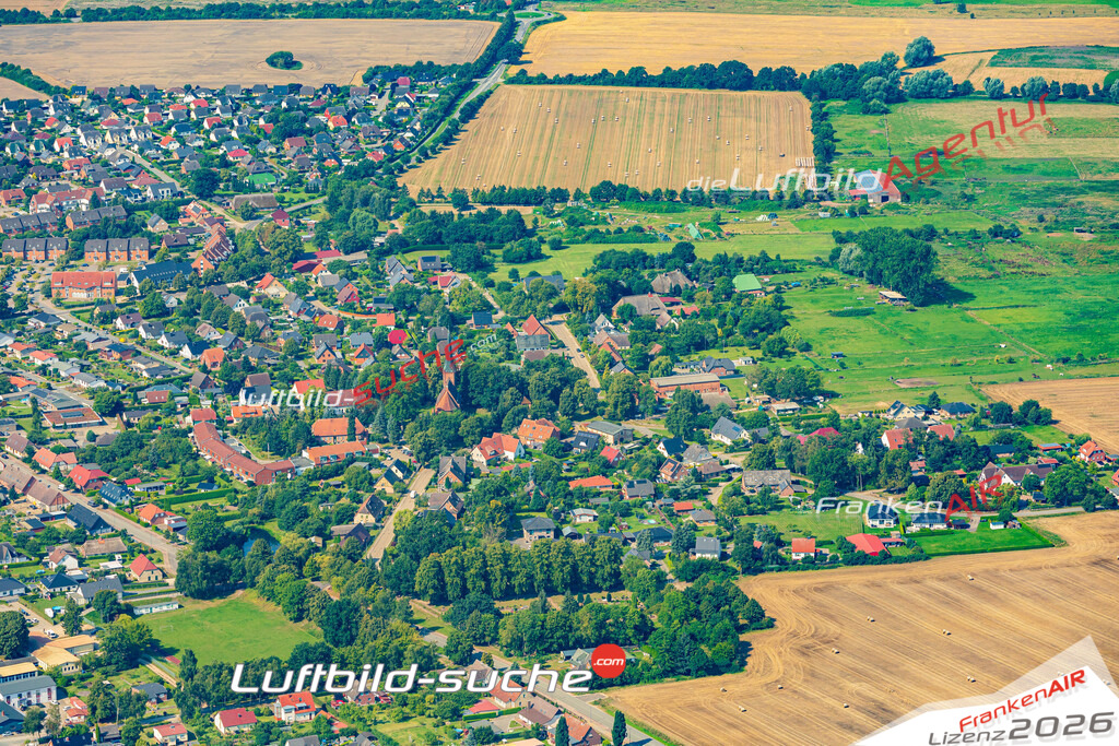 Luftbild Pampow - Die Luftaufnahme wurde 2025 vom UL-Flugzeug heraus erstellt ( keine Drohne ) - Hochauflösende Luftaufnahme - für professionelle Ausdrucke geeignet. Die Geschenkidee !Hier alle&nbsp;Infos zur Lizenzierung der LuftaufnahmeWir fliegen auch dieses Jahr wieder in Ihre Region um Luftbilder zu erstellen.- Luftbild anfragen