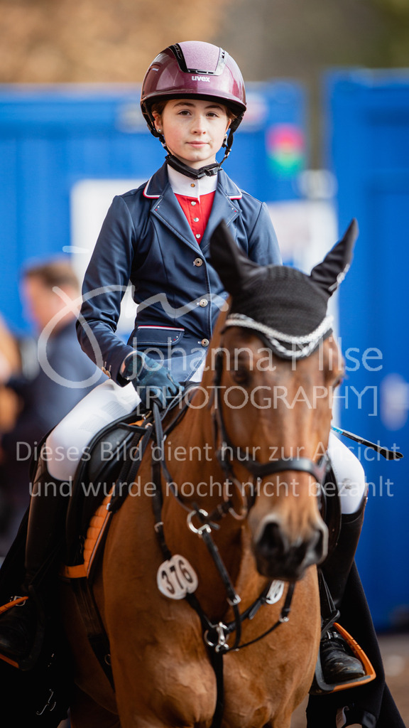 221127_Winterfestival_Impressionen-300 | Deine schönsten Turniermomente als professionelle Fotos! Entdecke hochwertige Pferdesport-Fotografie im Online-Shop. Jetzt Fotos finden & bestellen!