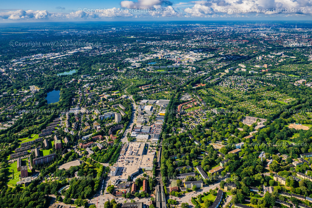 Hamburg_Wandsbek_Friedrichebertdamm_Gewerbegebiet_ELS_1331050823 | HAMBURG 04.08.2023 Gewerbegebiet und Firmenansiedlung " Friedrichebertdamm " in Hamburg, Deutschland. // Industrial estate and company settlement " Friedrichebertdamm " in Hamburg, Germany. Foto: Martin Elsen
