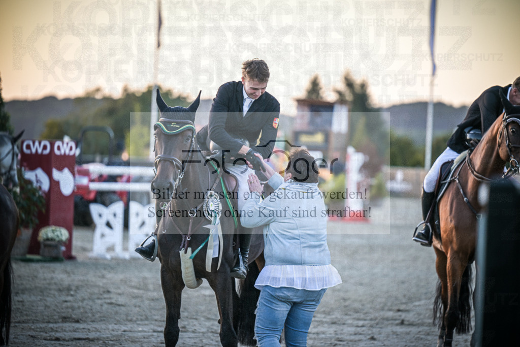 DOS_0065 | Entdecke hochwertige Reitturnierfotos von Foto Oger. Professionell, emotional und authentisch – jetzt Lieblingsmomente im Shop bestellen.Deutschlandweite Turnierfotografie. - Realisiert mit Pictrs.com