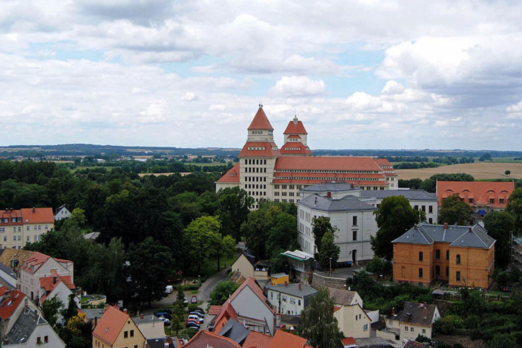 Wurzen - Blick zu den Krietsch-Werken (Wurzener Nahrungsmittel GmbH) | Entdecke über 20 Kategorien Leipzig-Motive: Foto-Downloads, hochwertige Poster, Leinwand- & Fine-Art-Prints. Jetzt Lieblingsfoto im Bildlexikon Leipzig Shop bestellen!