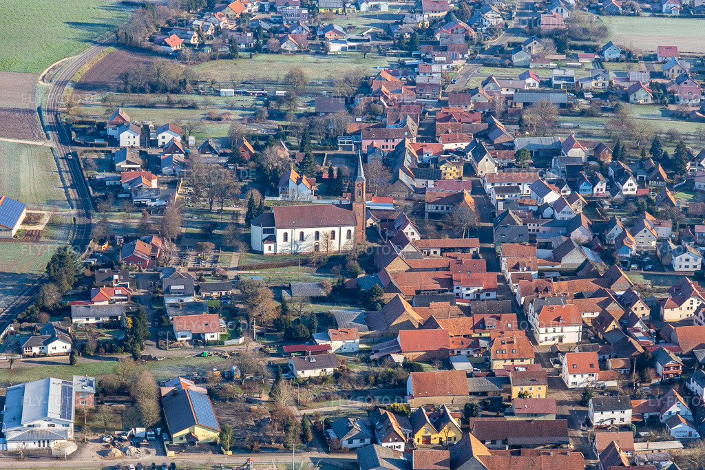 Luftbild: Pfarrkirche St. Ulrich in Kapsweyer im Bundesland Rheinland-Pfalz in Deutschland. Foto: IMG_124095.jpg vom 11.01.2021 durch Werner Riehm/FLY-FOTO.de