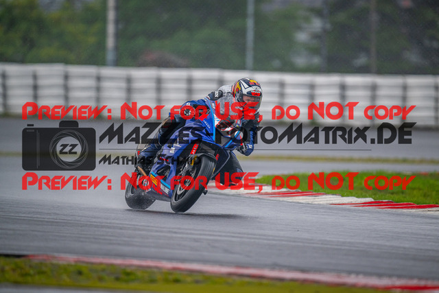 MaZZes_FotoMatrix_240830_6007705_2001 | R7