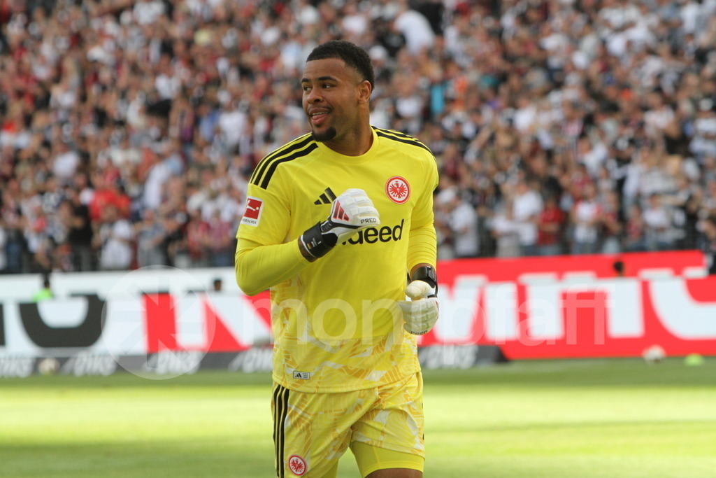 Eintracht Torwart Noah Atubolu | Online-Shop | monipfaff.de - Realisiert mit Pictrs.com