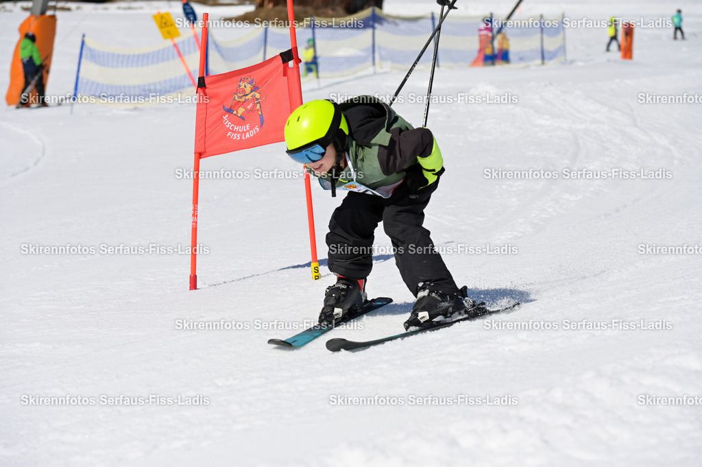 SRF_27.02.2026_773 | Skirennfotos,Serfaus,Fiss,Ladis,Kinderskirennen,Winter,Tirol,Oberland,skirace,SFL,feelfree,weil wir's genießen,ski,Ski,skifahren,Sonnenplateau, - Realisiert mit Pictrs.com