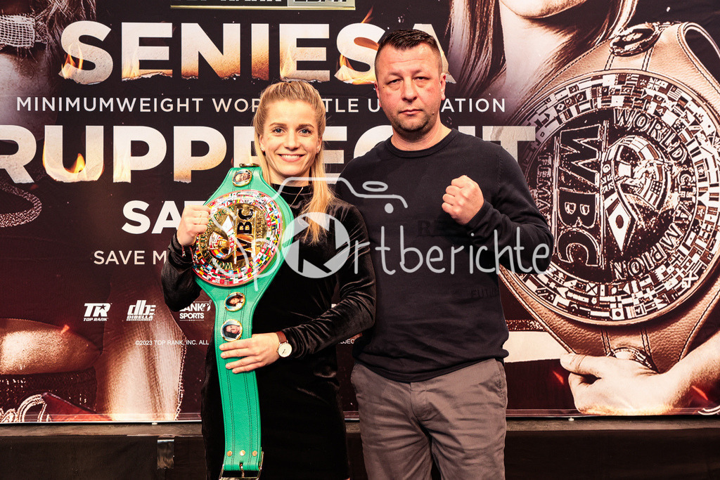 Seniesa Estrada - Tina Rupprecht/ Pressekonferenz | Tina RUPPRECHT und ihr Trainer Alexander HAAN auf der Pressekonferenz