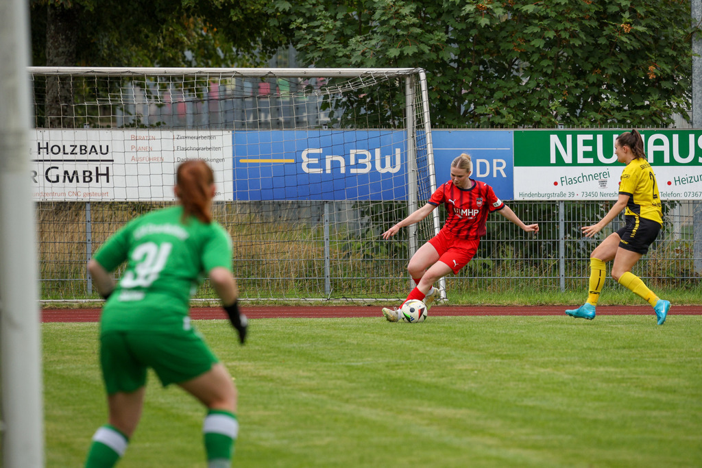 Fußball I FRAUEN I Saison 2025-2026 I Freundschaftsspiel I SGM Ebnat-Waldhausen - 1FC Heidenheim 1846 2 I_250823_2739 | Fotopresso – Sportfotografie in Heidenheim & Umgebung. Professionelle Sportfotografie für unvergessliche Momente. Dynamische Action-Shots, emotionale Szenen & hochwertige Bilder. - Realisiert mit Pictrs.com