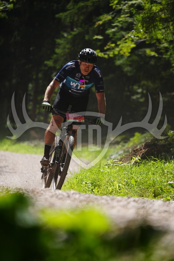 FC102024 | Fotogalerie der Treibjagd im Dunkelwald - Dein MTB Etappenrennen im Erzgebirge - Realisiert mit Pictrs.com