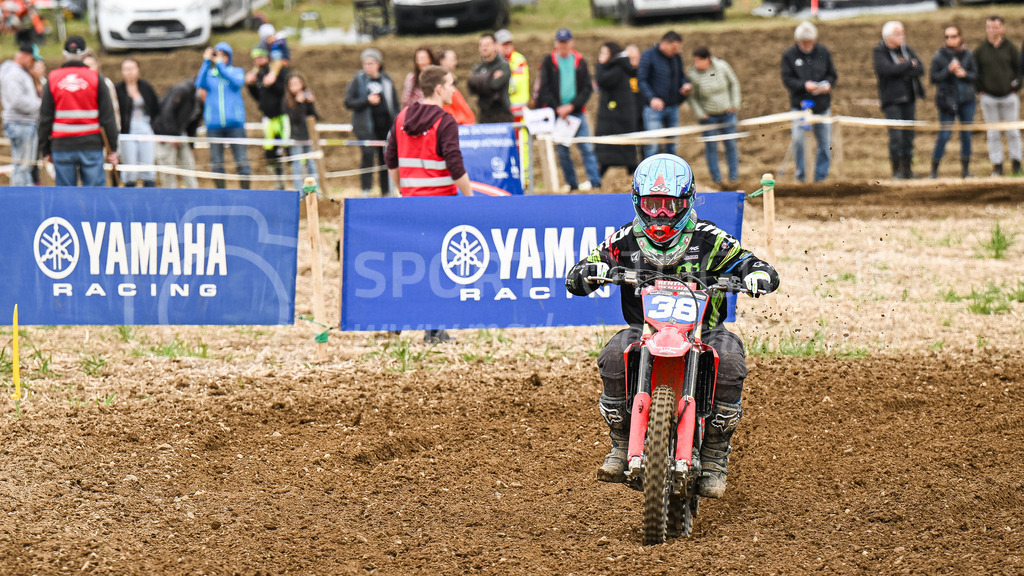 Motocross Schlatt bei Winterthur - 30. April 2023 | #38 Hartmann Markus aus Uerschhausen (CH) auf Husqvarna in der Kategorie Senioren am Motocross Schlatt bei Winterthur, 30. April 2023. 
Instagram: @mx_schlatt | @mc_wila | @sam_schweiz
Bild: Sportfotografie Markus Aeschimann | www.markus-aeschimann.ch - Realisiert mit Pictrs.com