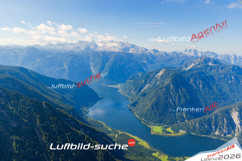 Schöne Luftaufnahme als Geschenk in Hallstätter See Hallstatt - Die Luftbildaufnahme wurde 2025 vom UL-Flugzeug heraus erstellt ( keine Drohne ) - Hochauflösende Luftaufnahme -Nicht vergleichbar mit Google Maps oder Satelittenbilder- Die Geschenkidee !Mit Lizenz und Bildrechte bestellbar