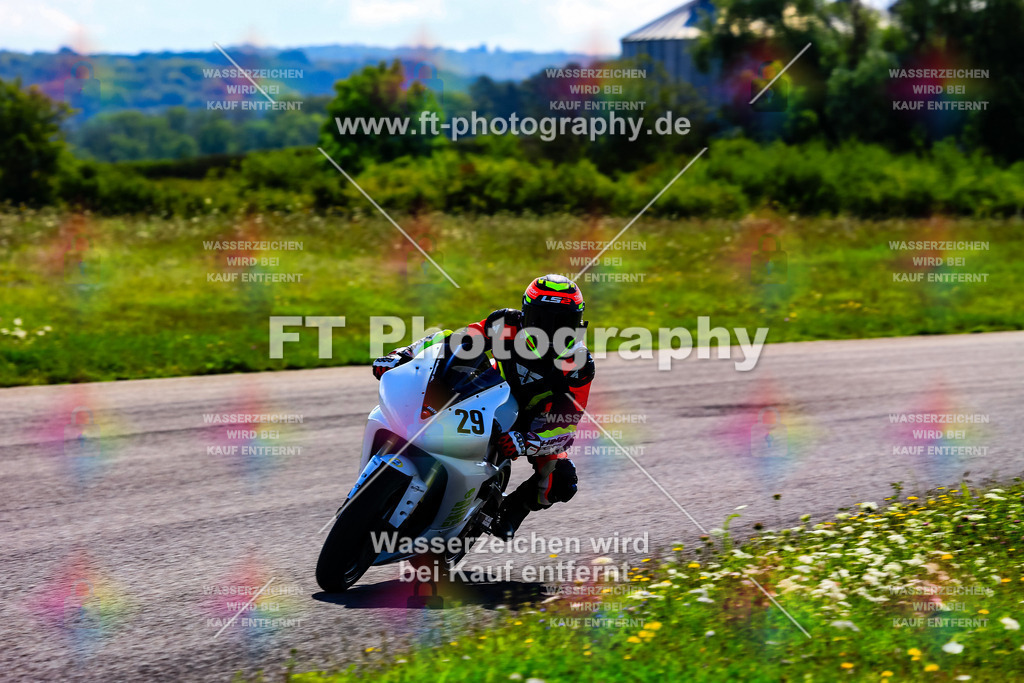 029-5570 | Hier findet Ihr Bilder von Touristenfahrten auf der Nürburgring Nordschleife oder von anderen Veranstaltungen die ich besucht habe. Viel Spass beim Durch Schauen 